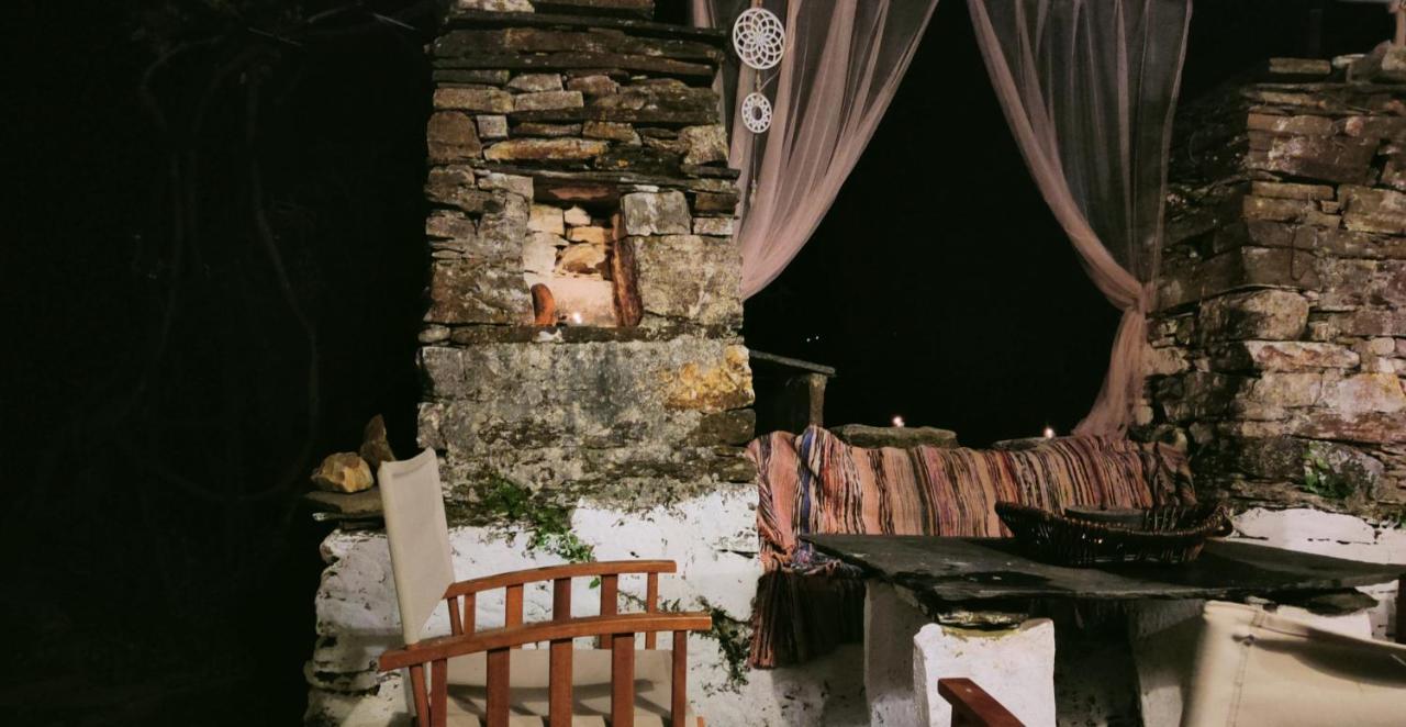 Stone House - Evdilos Icaria Hébergement de vacances Akamatra